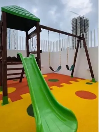 Familias Cerca De La Playa Y Sitios Turisticos * Cartagena