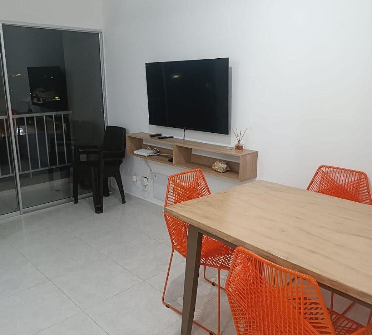 Familias Cerca De La Playa Y Sitios Turísticos * Cartagena