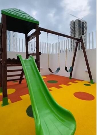 Familias Cerca De La Playa Y Sitios Turísticos * Cartagena
